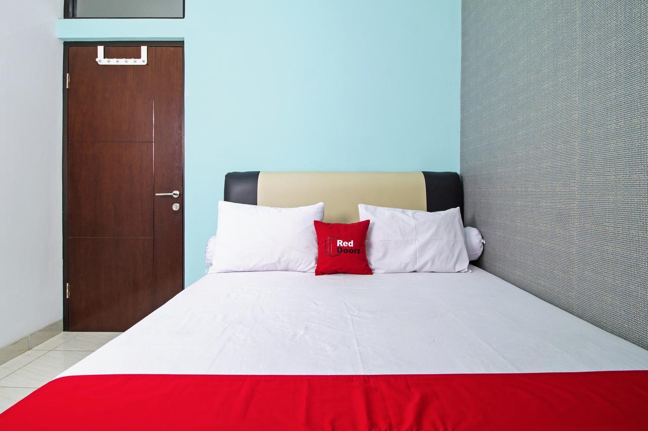Gasthuis Reddoorz @ Raya Kelapa Gading 2*