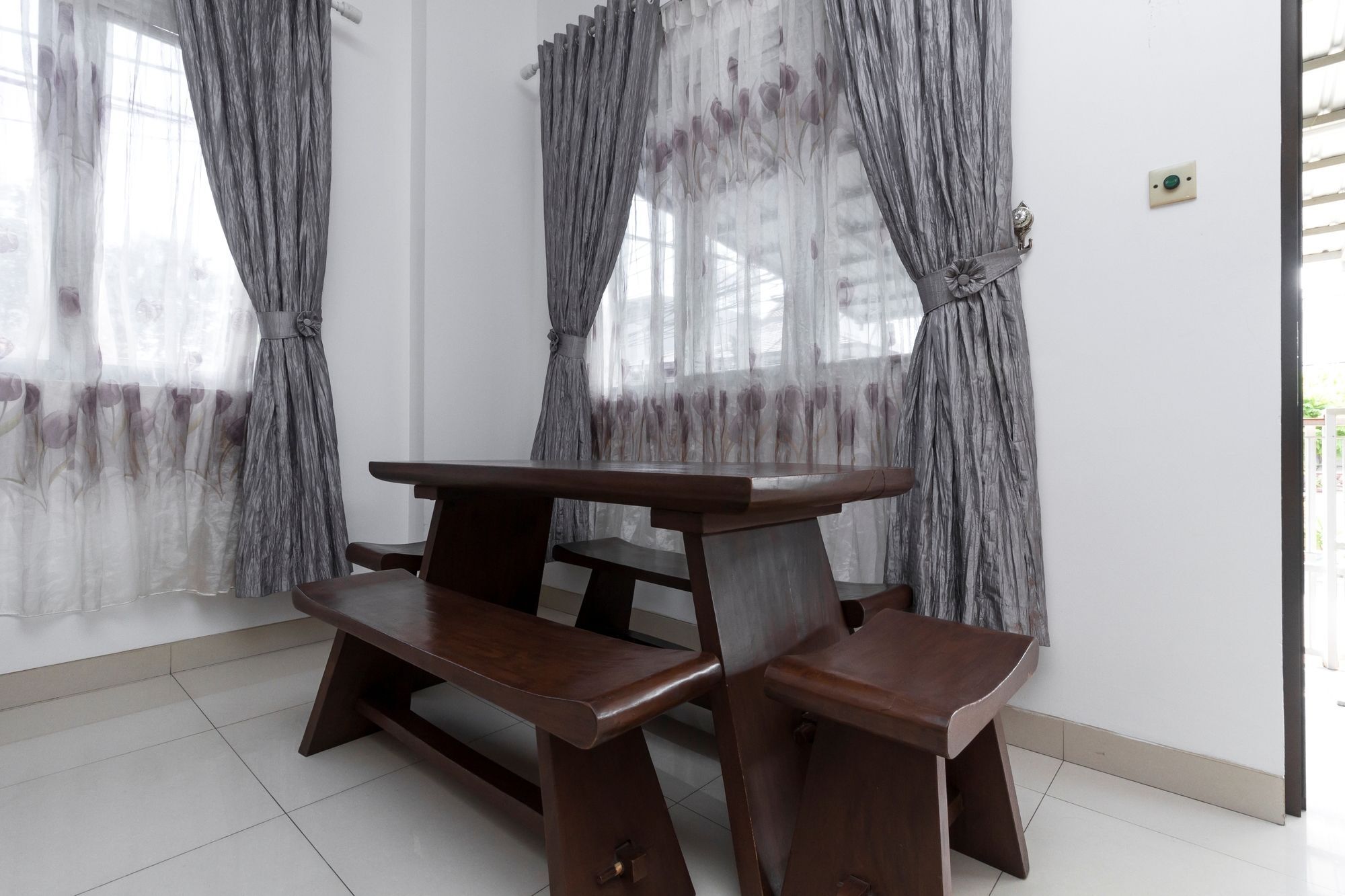 Reddoorz @ Raya Kelapa Gading Gasthuis Jakarta
