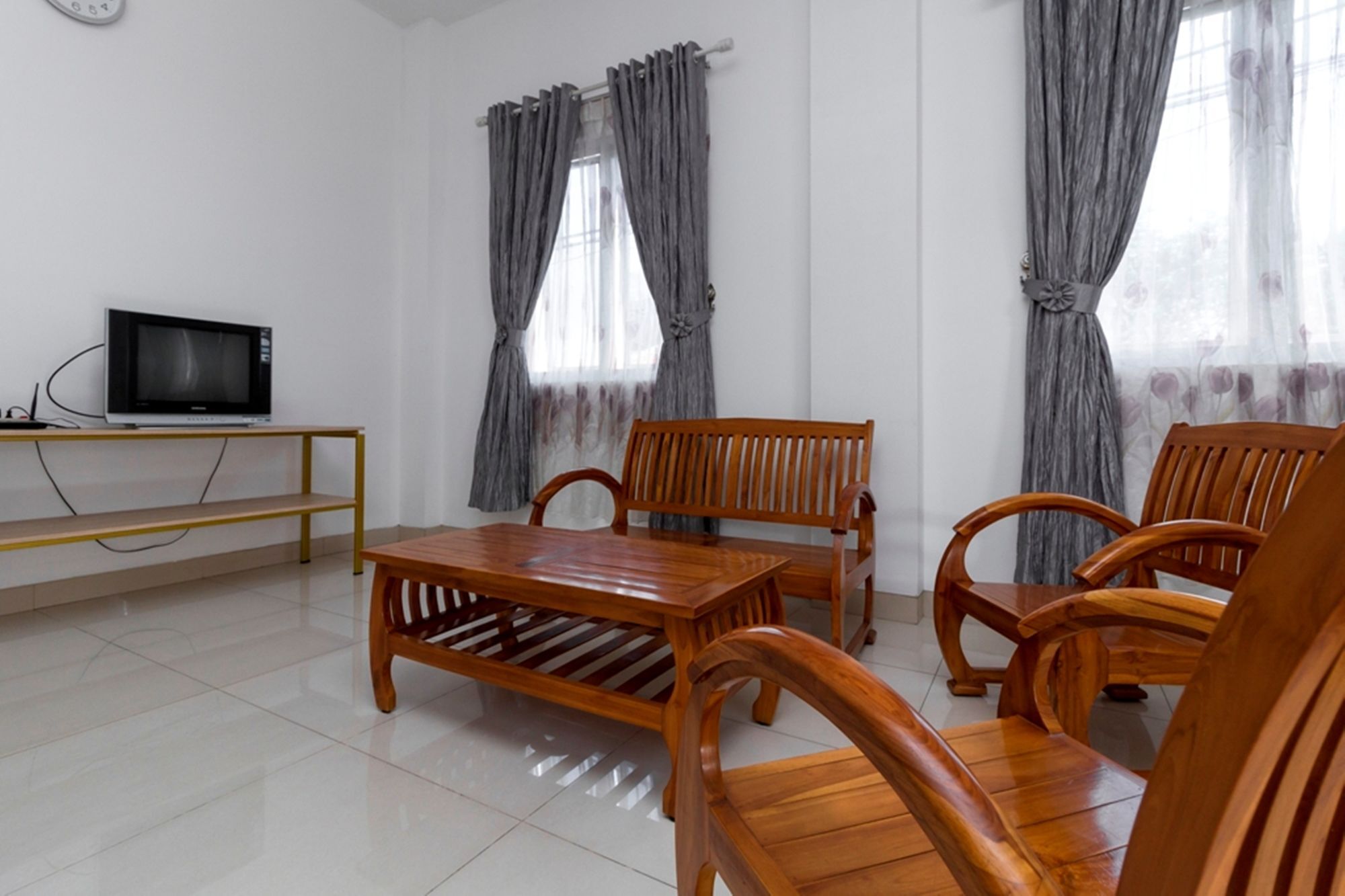 Gasthuis Reddoorz @ Raya Kelapa Gading Jakarta