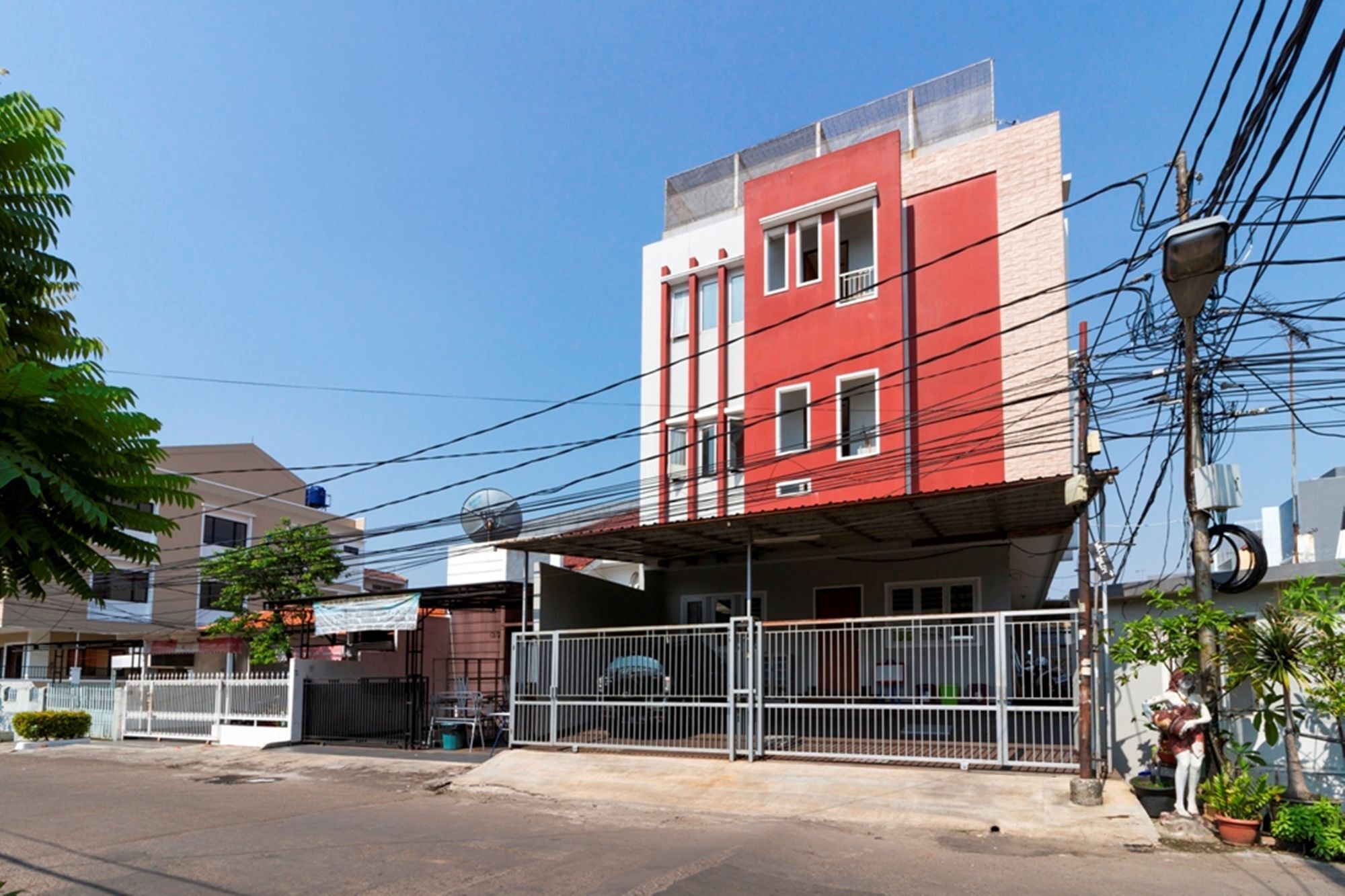 Reddoorz @ Raya Kelapa Gading Gasthuis 2*